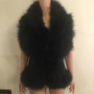 Sleeveless Sweater- or Vest.